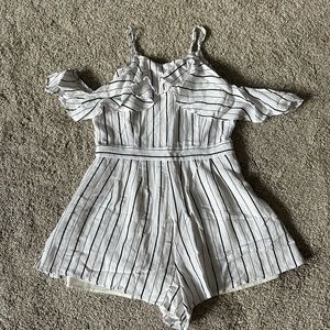 Flying tomato EUC Black and White Striped cold shoulder romper size medium